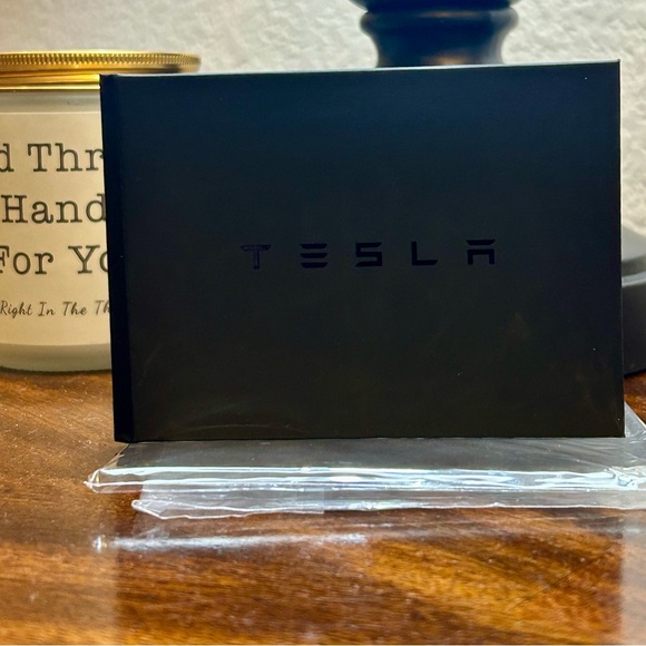 Tesla Bi-Fold Wallet Key Card Case/Protector - Picture 2 of 5
